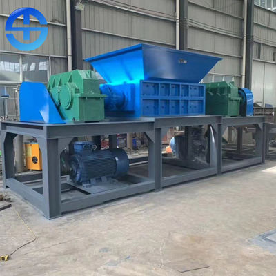 Ποιότητα  2*110kw Power Dual Shaft Shredder Machine 15ton/H 18 Ton/H 9crsi Blades εργοστάσιο