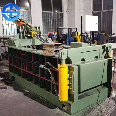 Μέγεθος 700*300mm δεμάτων προς τα εμπρός έξω πρέσα παλιοσίδερου πίεσης 160T